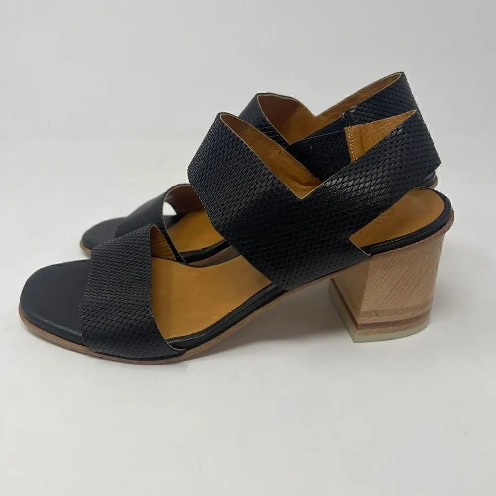 Coclico Black Bedford Block Heel Grabado Talco Slip-On Sandal Size 38.5
